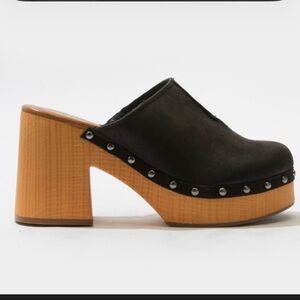 Mia Girl Black Platform Clogs